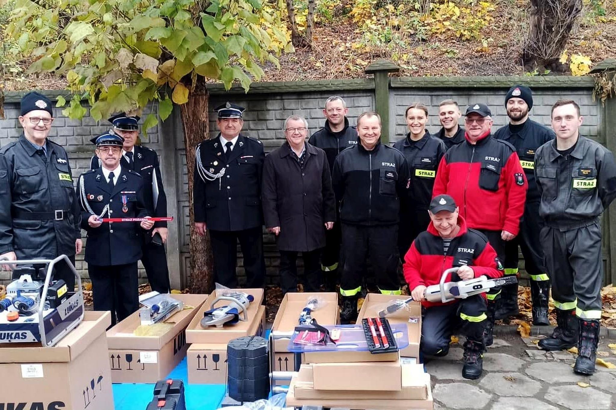 Przekazanie sprzętu ratownictwa drogowego do jednostek OSP