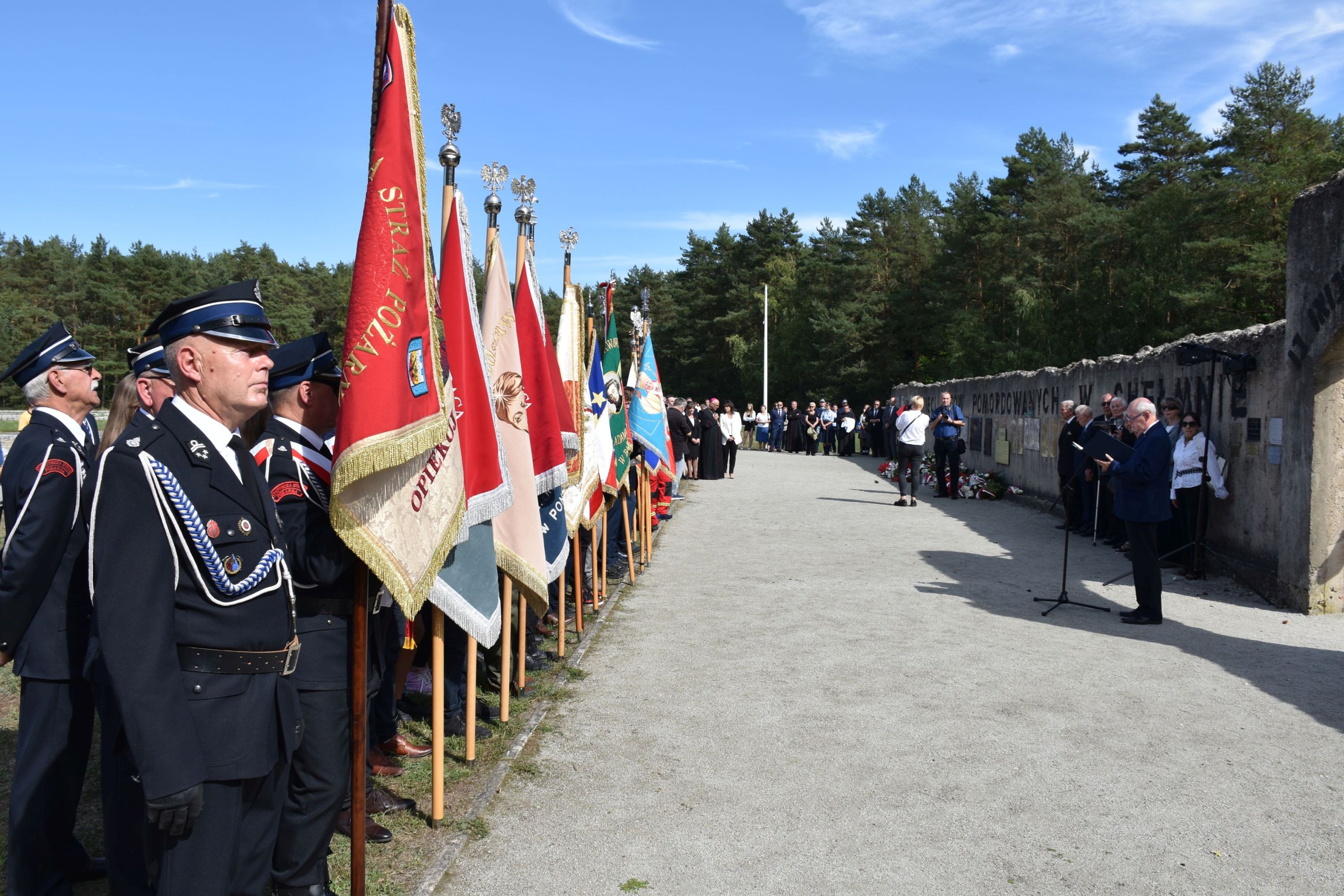 Uroczystość w byłym niemieckim Obozie Zagłady Kulmhof w Chełmnie nad Nerem 5 września 2023