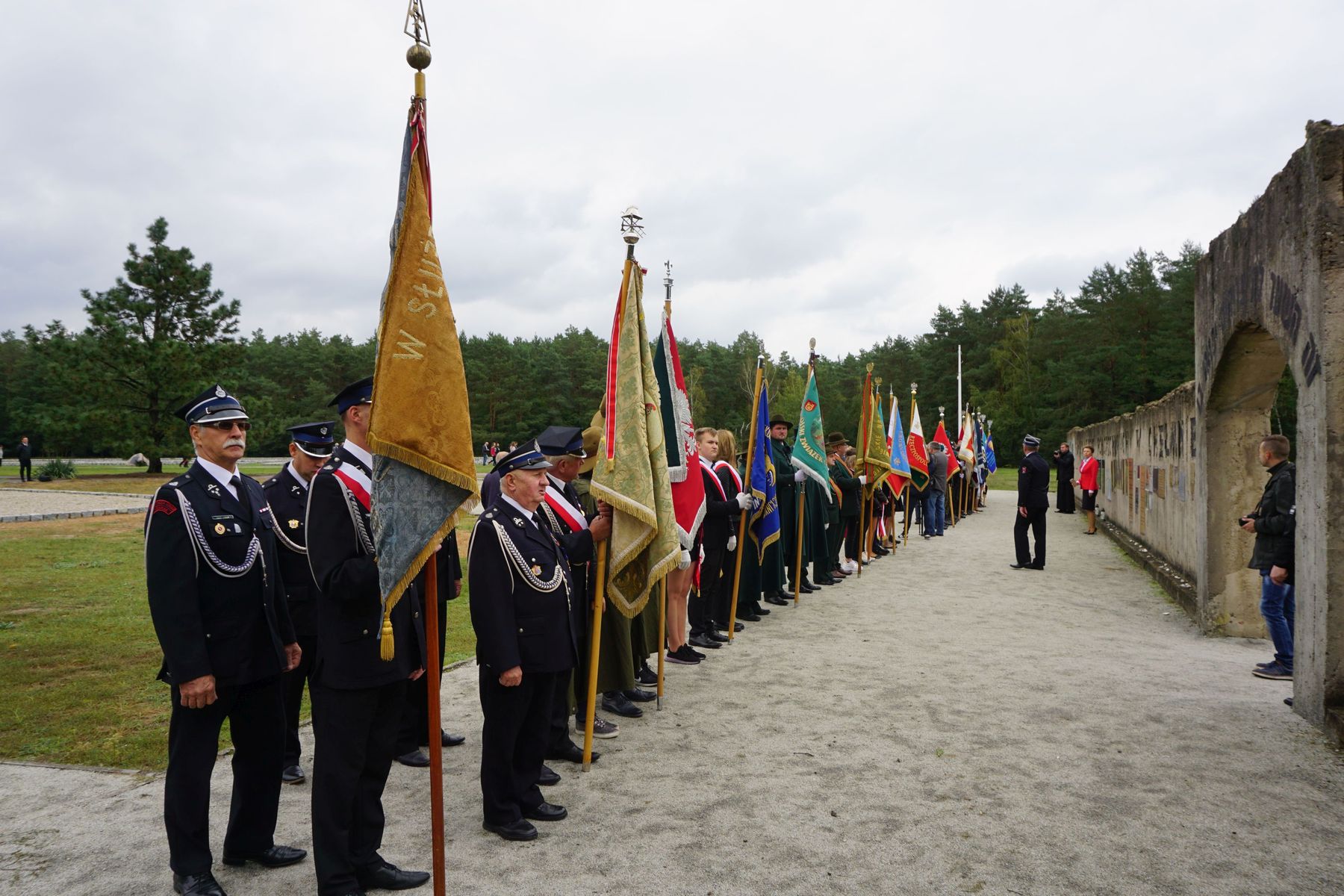 Uroczystość w byłym niemieckim Obozie Zagłady Kulmhof w Chełmnie nad Nerem 10 września 2019